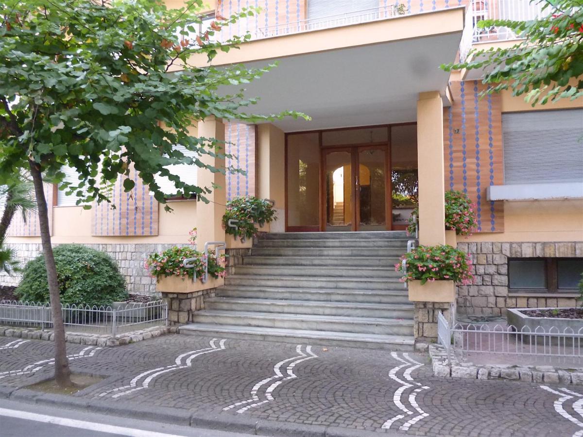 Angelina Suite B&B - Sorrento Centro Екстер'єр фото